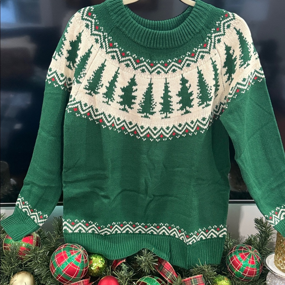 LAST AND FINAL ONE! Northern Pines Evergreen Sweater
English Countryside Sweater - Picture 11 of 16